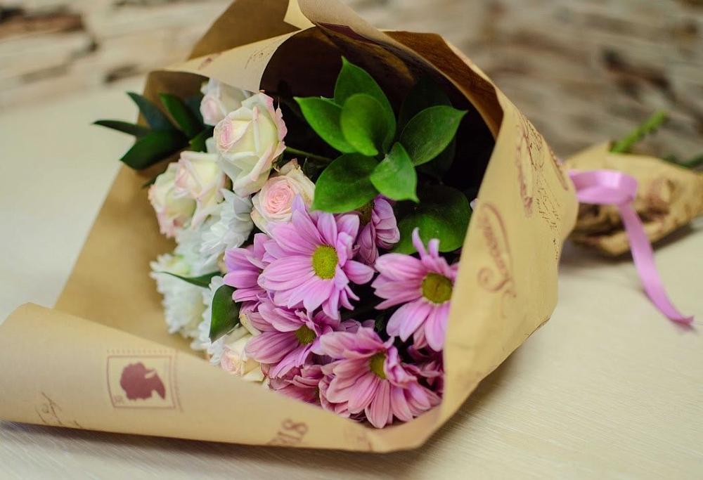 Букет цветов из: Розы и Хризантемы в Снегирях