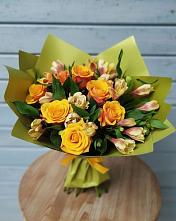 Букет цветов из:  Альстромерии и Розы в Снегирях