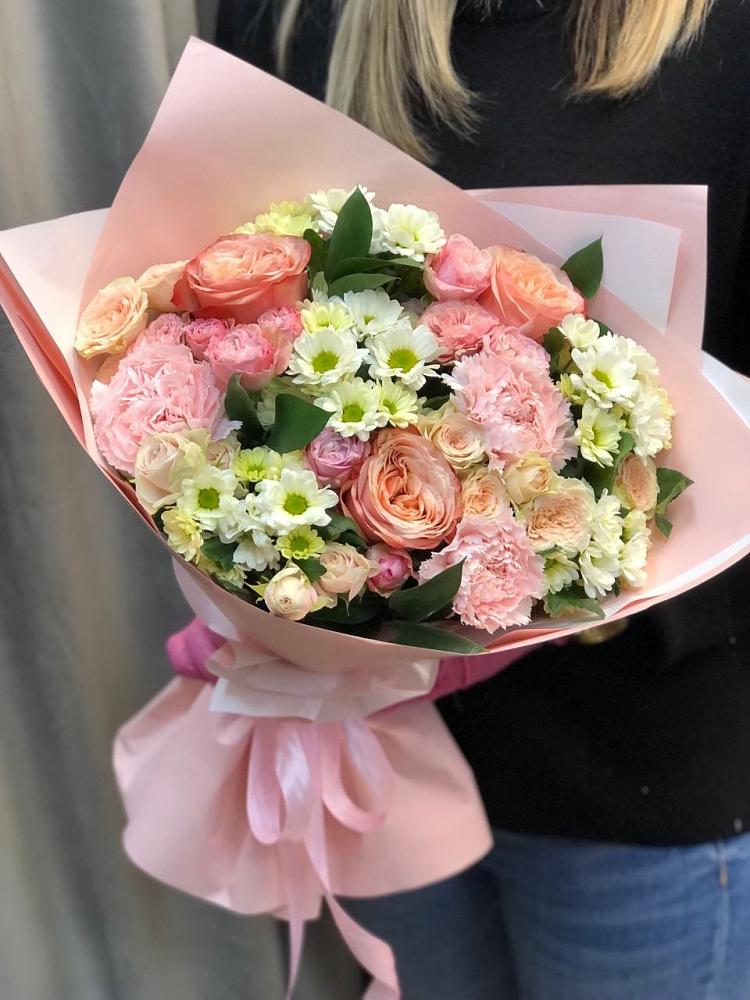 Букет цветов из: Гвоздики, Розы и Хризантемы в Снегирях