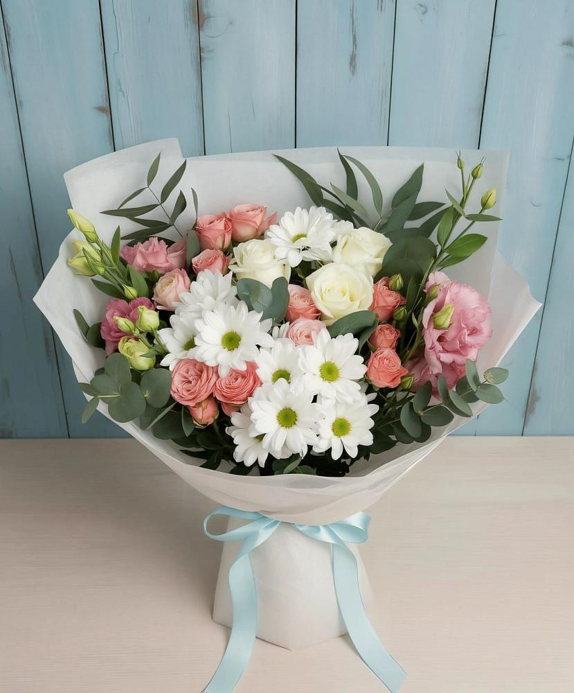 Букет цветов из: Розы, Лизиантусы и Хризантемы в Снегирях