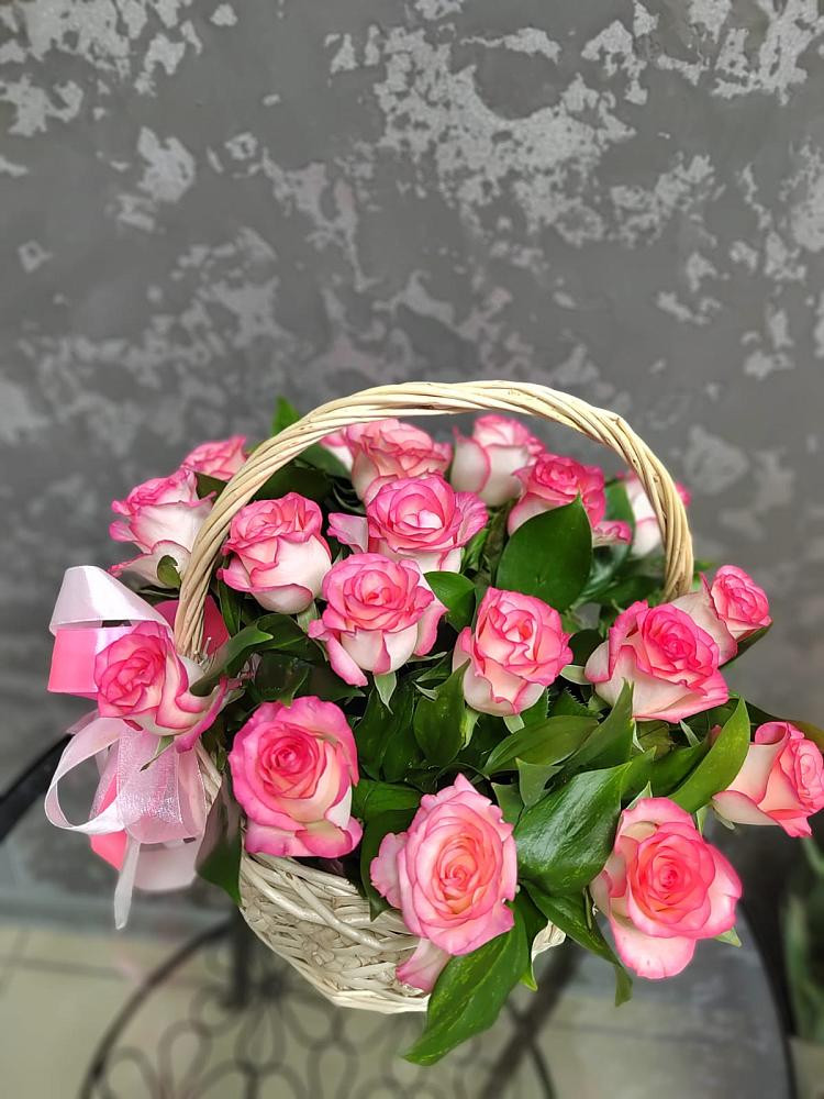 Цветочная композиция из Розы в корзине в Снегирях