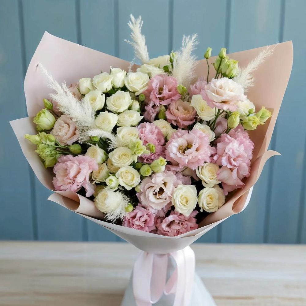 Букет цветов из: Альстромерии и Розы в Снегирях