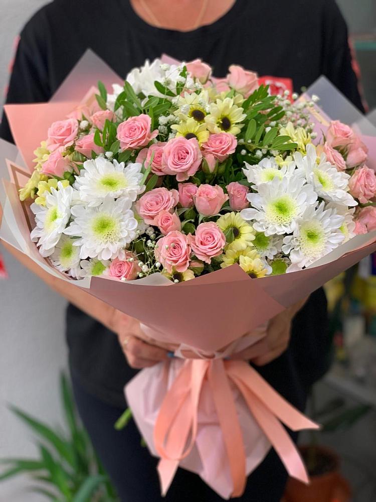 Букет цветов из: Розы и Хризантемы в Снегирях