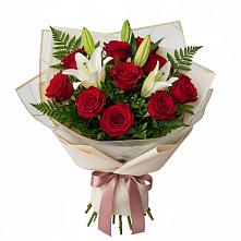 Букет цветов из:  Лилии и Розы в Снегирях