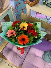 Букет цветов из:  Герберы, Хризантемы и Альстромерии #REPLACE_PRED# Снегирях