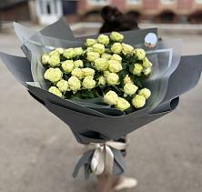 Букет Белые кустовые розы Солинеро в Снегирях