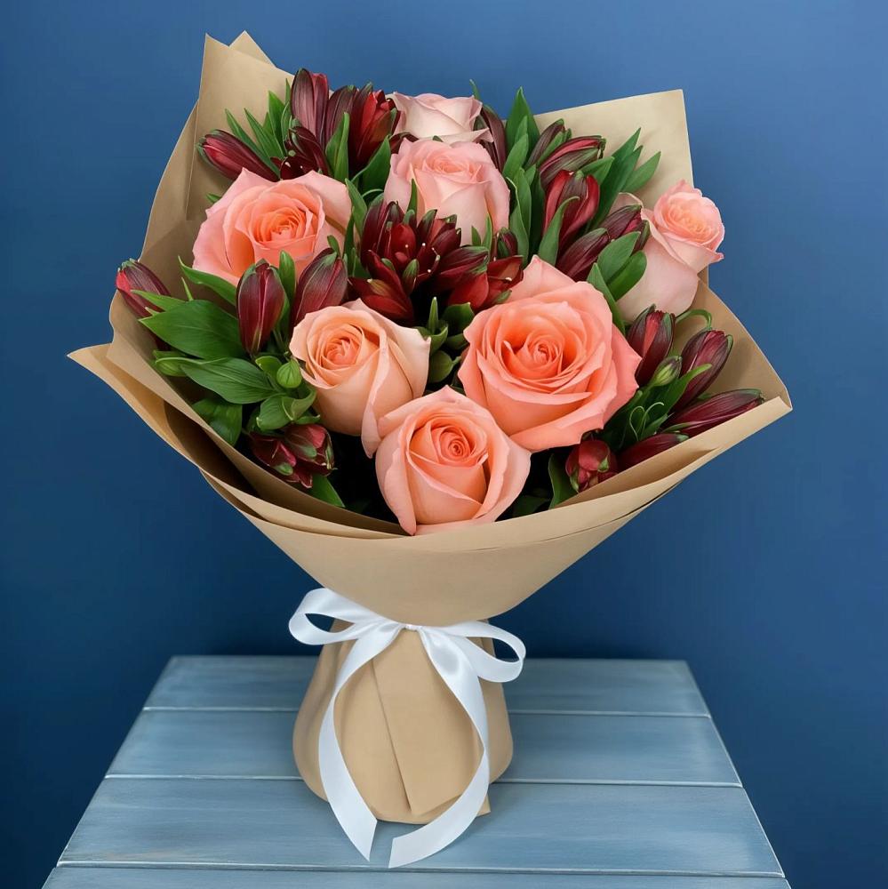 Букет цветов из: Розы и Альстромерии в Снегирях