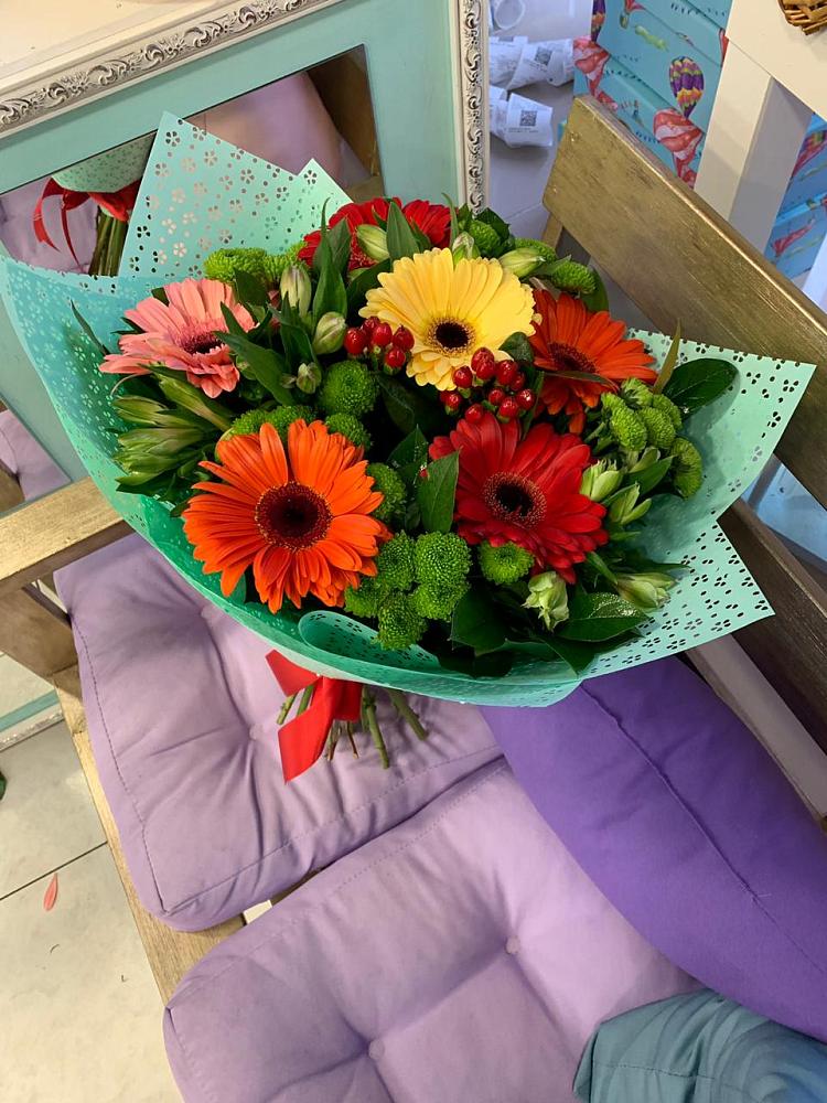 Букет цветов из: Герберы, Хризантемы и Альстромерии в Снегирях