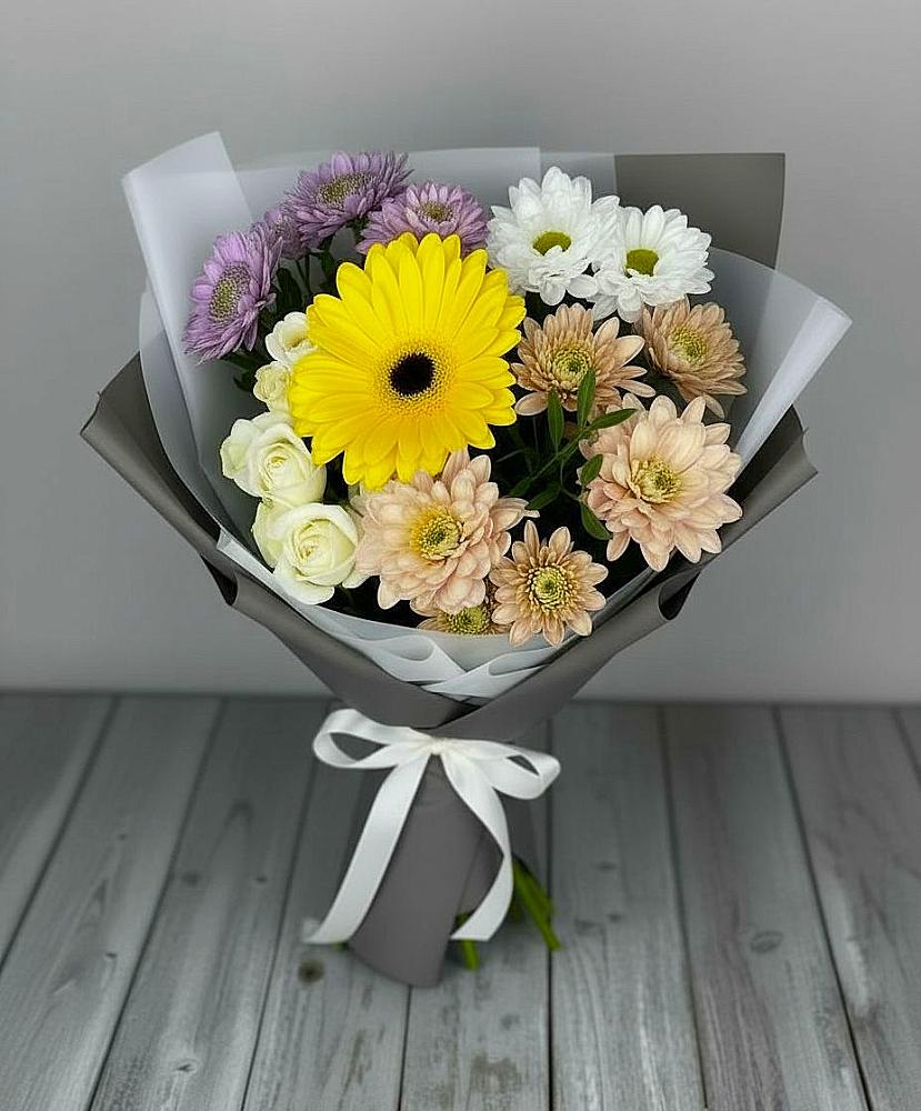 Букет цветов из: Розы, Герберы и Хризантемы в Снегирях