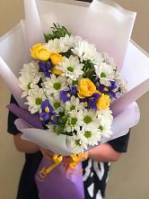 Букет цветов из:  Ирисы, Хризантемы и Розы #REPLACE_PRED# Снегирях