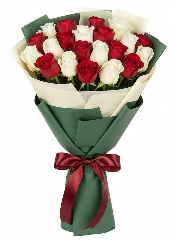 Букет Микс из красных и белых роз в Снегирях
