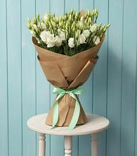 Букет цветов из:  Лизиантусы #REPLACE_PRED# Снегирях