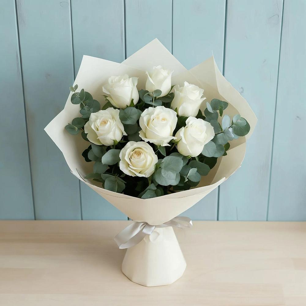Букет Белые розы в Эвкалипте в Снегирях