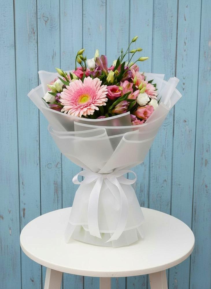 Букет цветов из: Герберы, Альстромерии и Лизиантусы в Снегирях