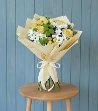 Букет цветов из:  Хризантемы и Розы в Снегирях