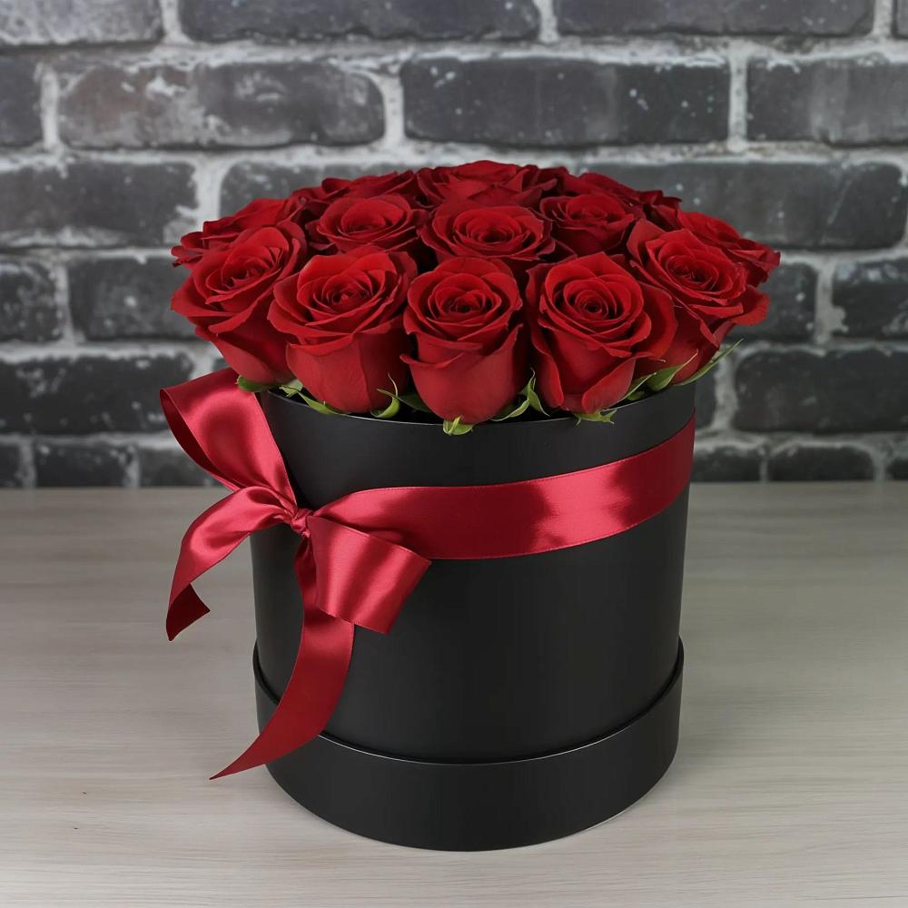 Цветочная композиция из Розы в шляпной коробке в Снегирях