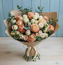 Букет цветов из:  Альстромерии и Розы в Снегирях